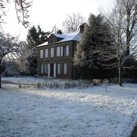Au Charme Des Pommiers Bed & Breakfast Thiberville Екстериор снимка