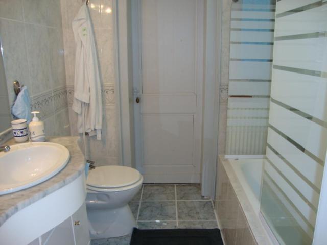 Au Charme Des Pommiers Bed & Breakfast Thiberville Екстериор снимка