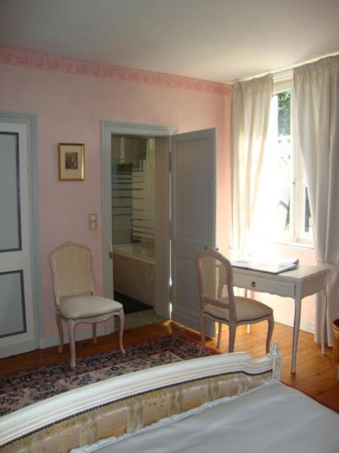 Au Charme Des Pommiers Bed & Breakfast Thiberville Екстериор снимка