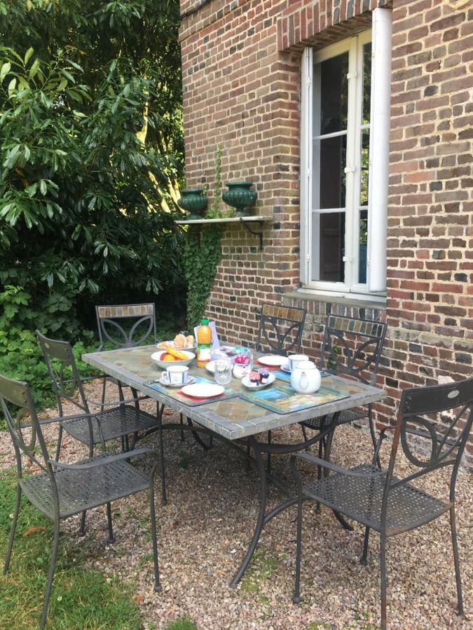 Au Charme Des Pommiers Bed & Breakfast Thiberville Екстериор снимка